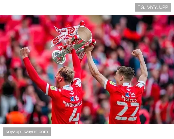 天气预报显示,英超多场比赛日可能遇雨,湿滑场地将增加比赛强度与伤病风险