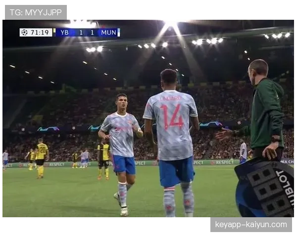 B费谈曼联赛季目标：全力冲击欧冠资格，专注剩余比赛